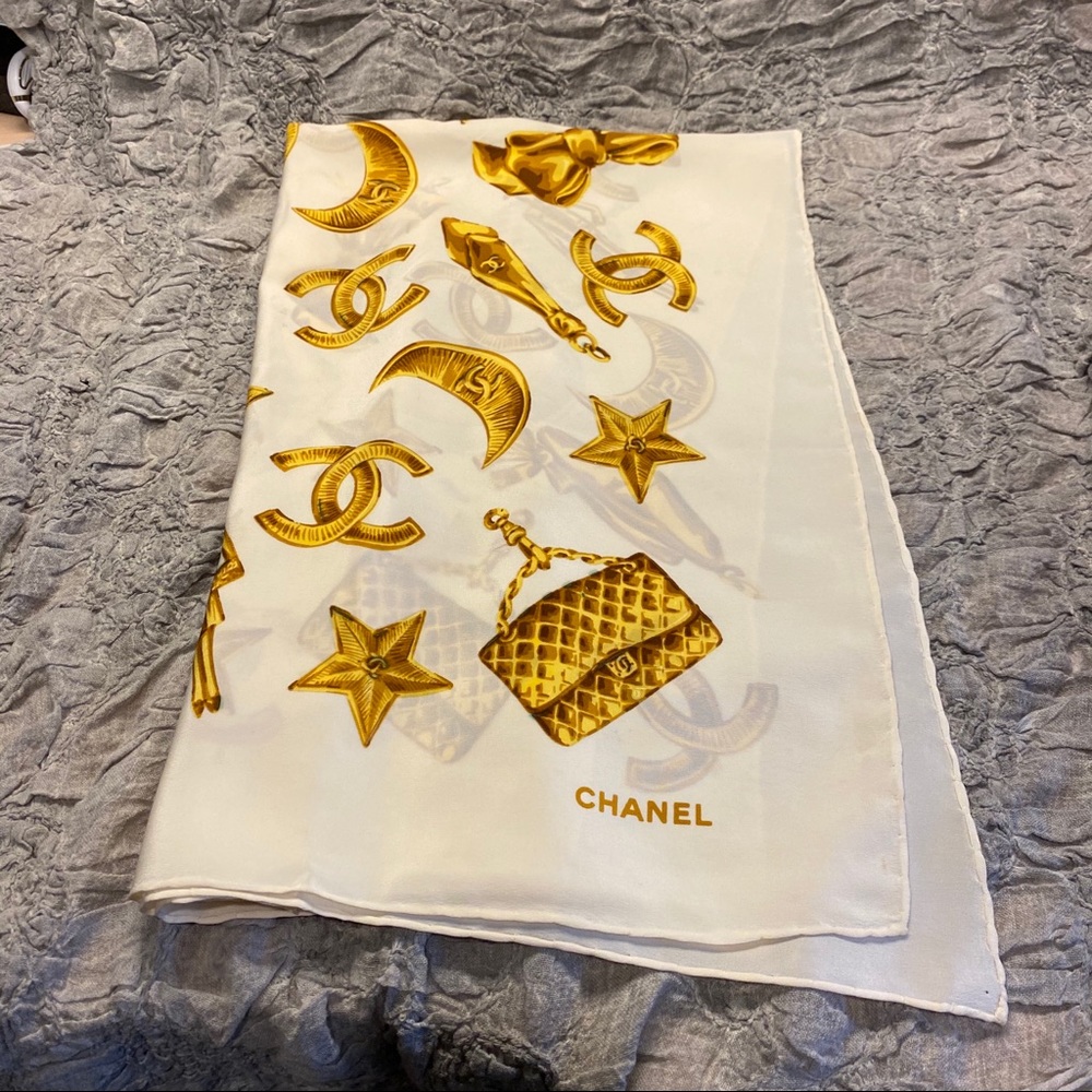 Vintage Chanel silk scarf in great condition